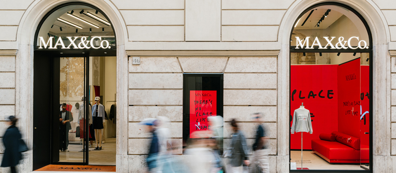 Roma Maxandco Hero Desktop MAX&Co. Roma Maxandco Hero Desktop MAX&Co.